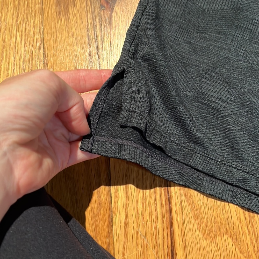 Dark charcoal // faded black Nike tank. Perfect condition size small - Picture 3 of 4
